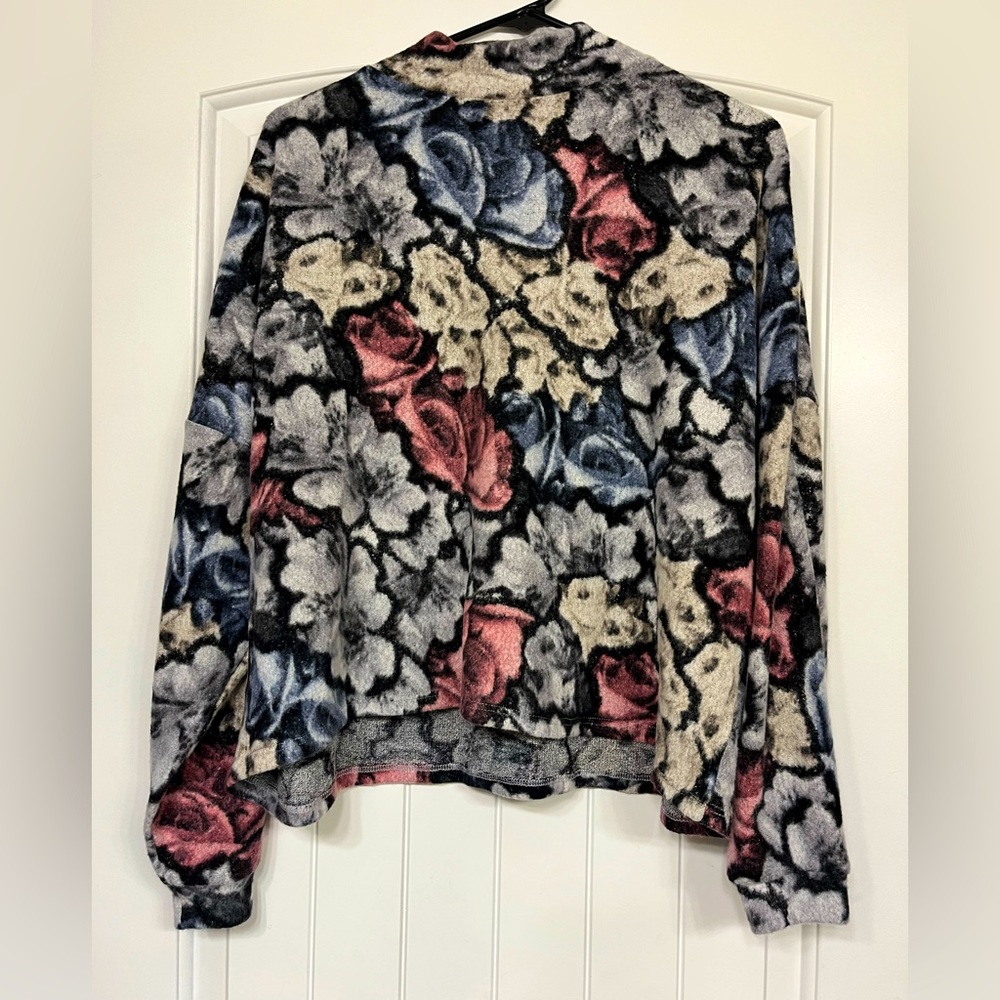 Black Floral Cropped Shirt